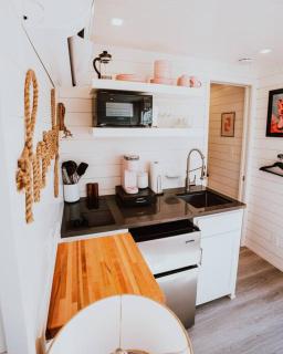 New Cowgirl Shipping Container Home - Alpine - 3