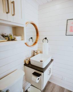 New Cowgirl Shipping Container Home - Alpine - 4