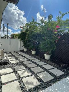 Modern pool home on the lake near Hardrock FLL airport - Davie - 4