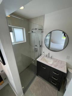 Modern pool home on the lake near Hardrock FLL airport - 1