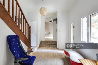 Spacious Private House 160sqm Prime Location with Yard and Parking for 2 Cars - 4