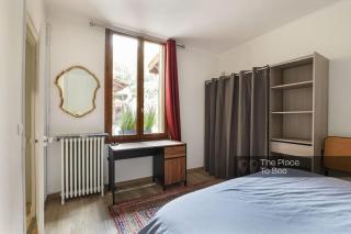 Spacious Private House 160sqm Prime Location with Yard and Parking for 2 Cars - 2