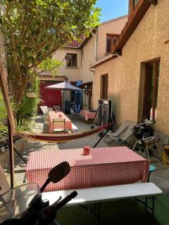 Spacious Private House 160sqm Prime Location with Yard and Parking for 2 Cars - Saint-Ouen - 9