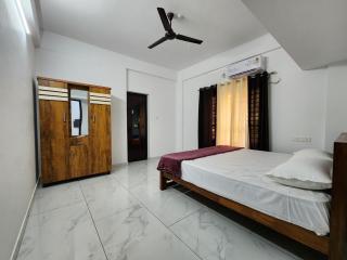 Gopuram Home Stay - 0