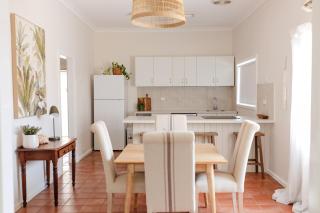 Pet Friendly Family Home in Bluff Point - Geraldton - 6