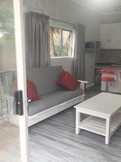 CHARMING GETAWAY - George - 1