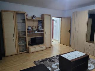 CRISTINA APART - 3