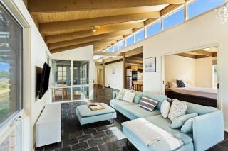 'Clifftop Cocoon' Swing into Scenic Sea Views - San Remo - 3