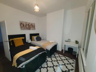 2BedroomHouse Manchester Sleeps5 Wifi - 8