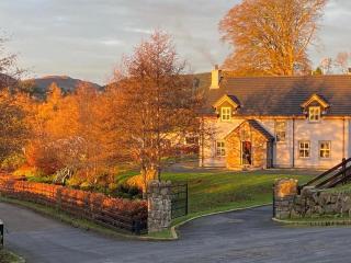 Rostrevor Valley House -Mountainside Hot Tub View - Newry - 7
