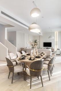 Stunning Palm Villa with Rooftop Garden, Resort Style Pool and Beach by Exclusive Holiday Homes - Dubai - 5