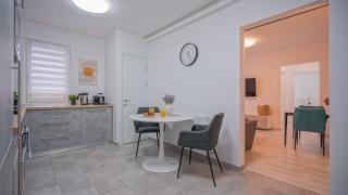 Mountain Hideaway Apartment - Brasov - 4