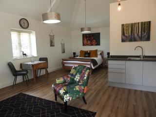 Blundens Hatfield - Chichester - 7
