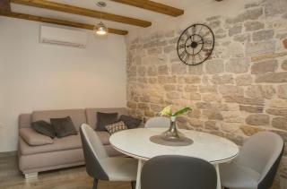 Old Center Stone House - Split - 7
