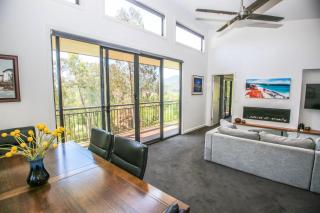 Apex Villa - Bright - 7