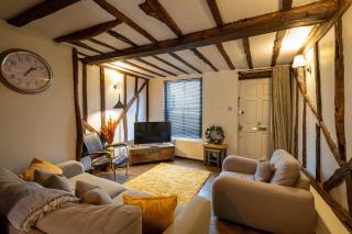 Charming 2 bedroom property - 5