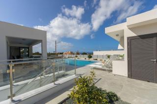Luxury Paphos Villa Villa Adaris 5 Bedroom Villa Private Swimming Pool Sea Views - 7