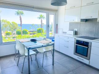 Panoramic Sea View Apt - 2bed - Limassol - 4