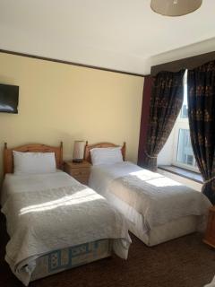 Buggle's Pub and Accommodation - 7