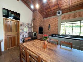 Casinha charmosa e muito verde em Bom Princípio - 3