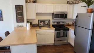 Heart of Detroit Gem! 2BR Apt - 7