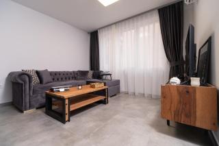 Chic 1BR Apartment with Balcony in Plovdiv - Plowdiw - 2