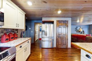 Upper Gresham Lakehouse - 4