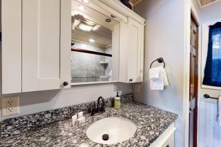 Upper Gresham Lakehouse - 2