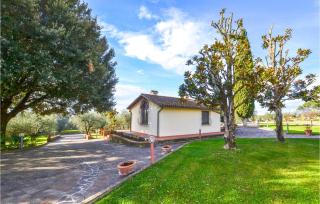 3 Bedroom Pet Friendly Home In Arezzo - 1