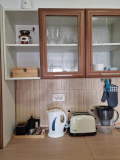 Cosy Spacious Apartment with Parking, Wi-Fi, Smart-TV Netflix - Roşu - 5