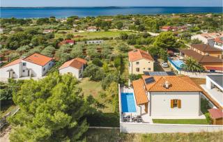Nice Home In Peroj With Wifi - Peroj - 1