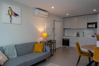 Modern apartment with balcony and free parking - Porto - 0