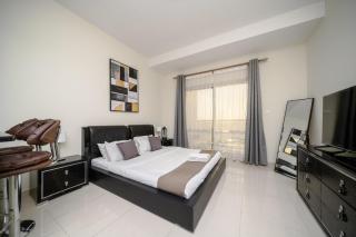 ALH Vacay - Studio with Golf Course View - Dubai - 0