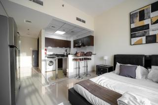 ALH Vacay - Studio with Golf Course View - Dubai - 8