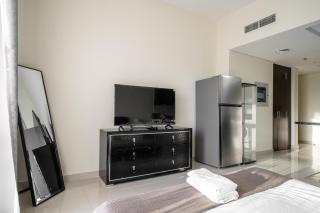 ALH Vacay - Studio with Golf Course View - Dubai - 5