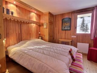Chalet chaleureux proche des pistes, balcon et WiFi - FR-1-455-227 - 1