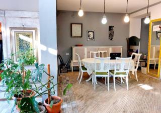 Vintage 2BDR Apt in City Center. Saburtalo District - Tbilisi - 0