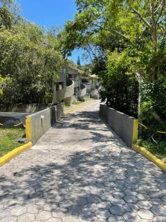 Lindo Apto com suíte perto da praia, no centro de Bombinhas - Bombinhas - 2