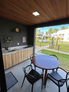 Excelente condomínio com uma belíssima área de lazer próximo à praia do Patacho - 7