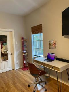Stylish Studio in Montrose - The Italian Plaza - Houston - 7