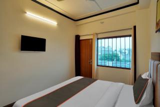 Collection O Trihans Mantion Hotel - Noida - 5