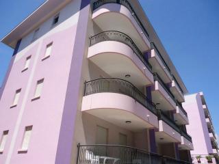 Fun and relax by the pool - Beahost Rentals - Bibione - 1