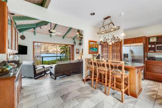 Manini Beachfront Getaway - Captain Cook - 1