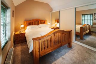Delphi Lodge Cottages - 1