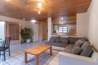 Traumhaus nähe Mainz I 12 Betten I 4 Schlafzimmer I Terrasse I 200m2 I Garten - - 2