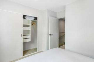 Urban Pulse Townhouse with parking - Auckland - 4
