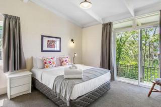 Serene Breeze Escape with estuary view - 2