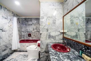 Patong Tower Superior Seaview 3BR- 2302 - Patong Beach - 3