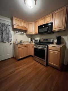 Intimate 1 Bedroom Apt by UHS - Binghamton - 6