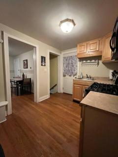Intimate 1 Bedroom Apt by UHS - Binghamton - 3